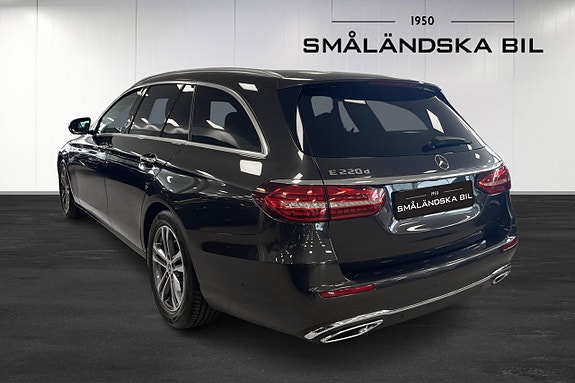 Mercedes-Benz E220 3 of 11
