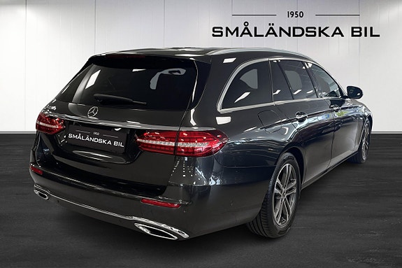 Mercedes-Benz E220 4 of 11