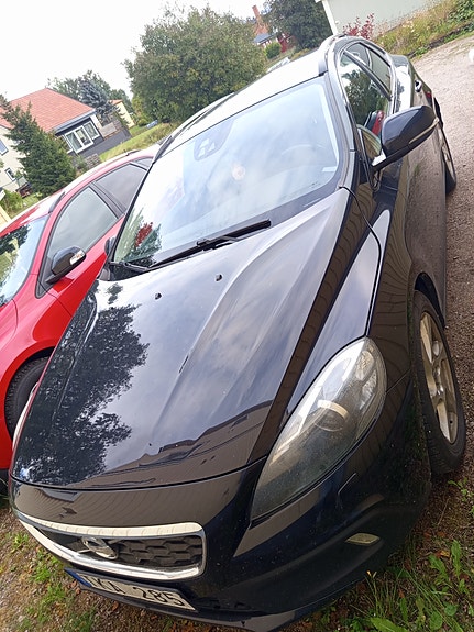 Volvo V40 Cross Country 2 of 7