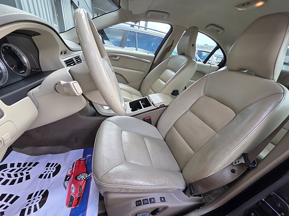 Volvo S80 14 of 14