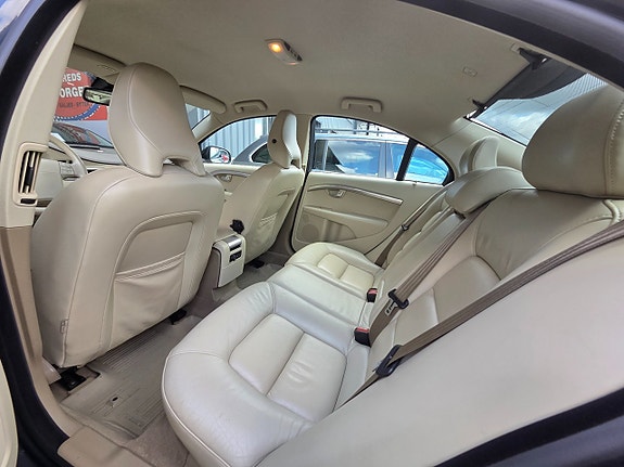 Volvo S80 11 of 14