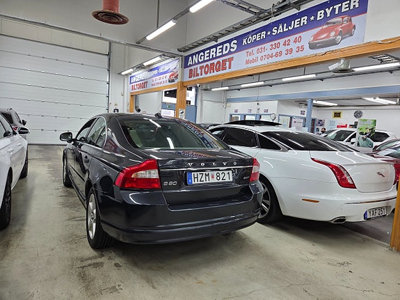 Volvo S80 2 of 14