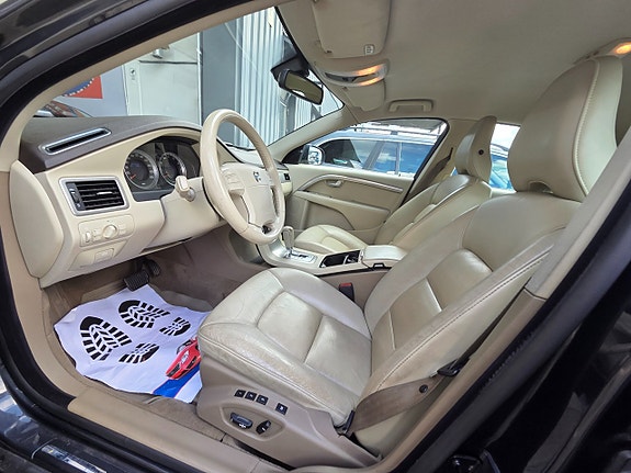 Volvo S80 13 of 14