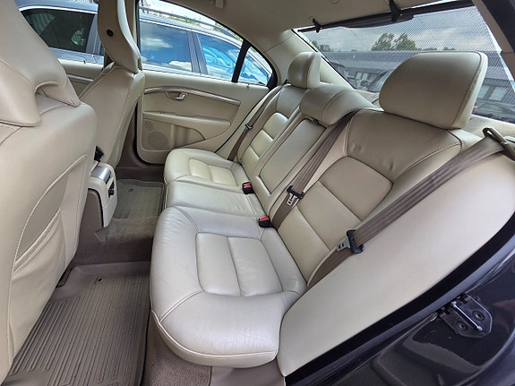 Volvo S80 12 of 14