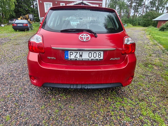 Toyota Auris 4 of 11