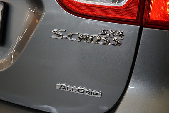 Suzuki S-Cross 15 of 17