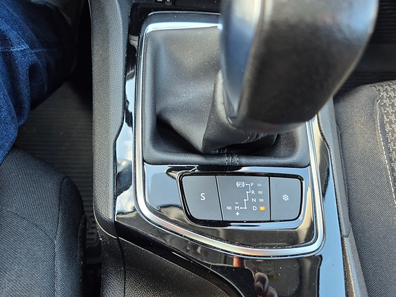 Peugeot 308 8 of 9