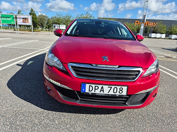 Peugeot 308 2 of 9