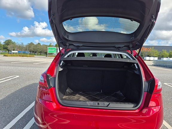 Peugeot 308 9 of 9