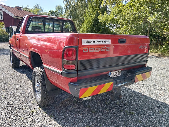 Dodge RAM 2500 4 of 6