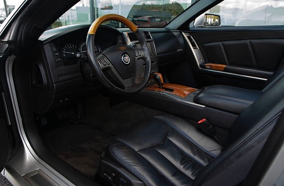 Cadillac XLR 7 of 17