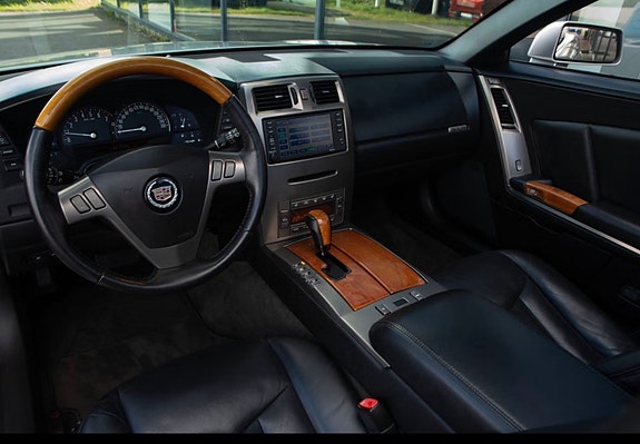 Cadillac XLR 8 of 17