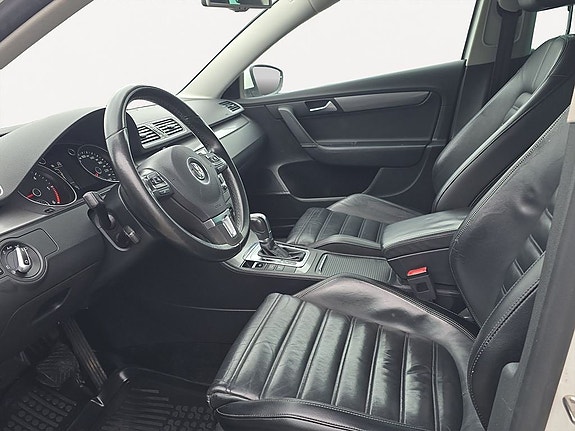 Volkswagen Passat 11 of 19