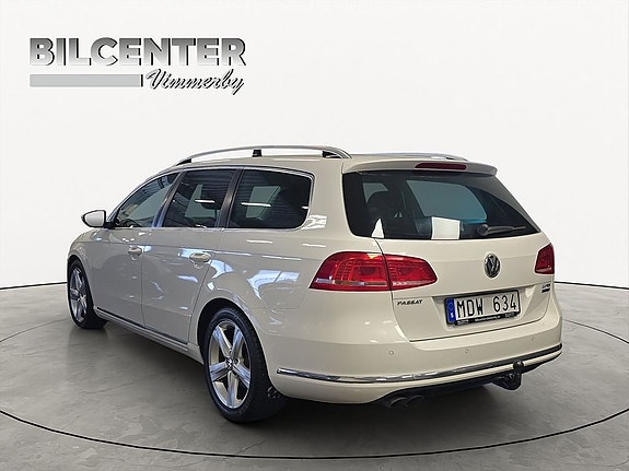 Volkswagen Passat 5 of 19