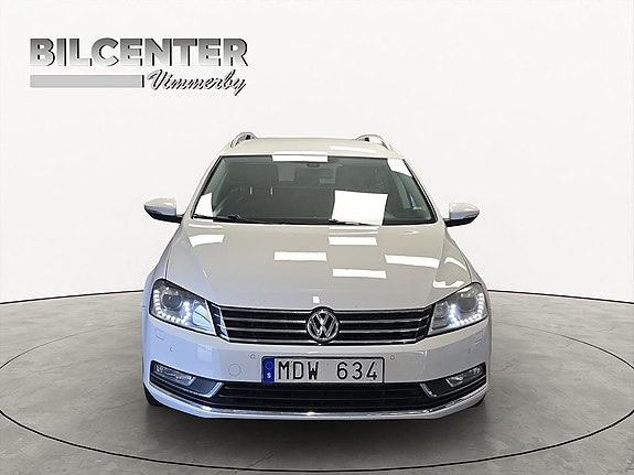 Volkswagen Passat 9 of 19