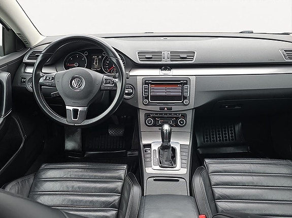 Volkswagen Passat 10 of 19