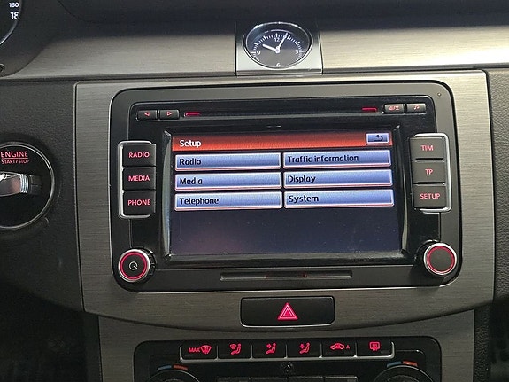 Volkswagen Passat 16 of 19
