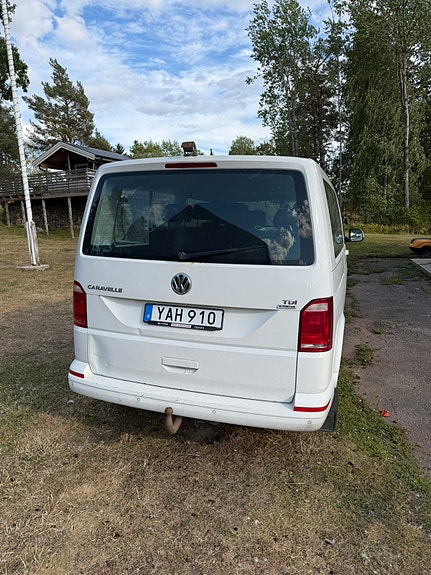 Volkswagen Caravelle 3 of 4