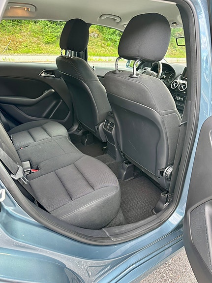 Mercedes-Benz B180 9 of 9