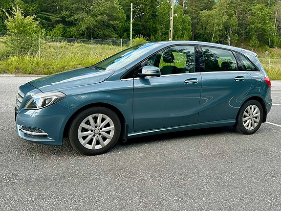 Mercedes-Benz B180 5 of 9