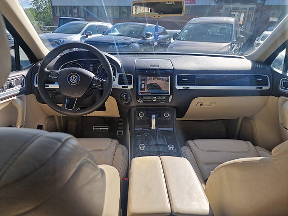 Volkswagen Touareg 9 of 26