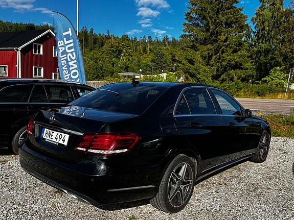 Mercedes-Benz E350 11 of 11