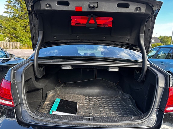 Mercedes-Benz E350 9 of 11