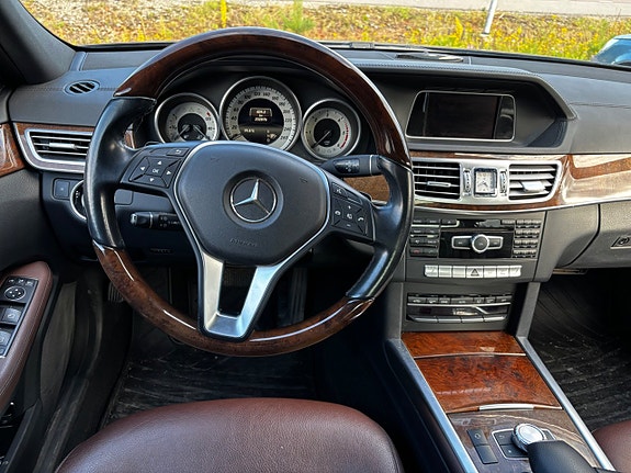 Mercedes-Benz E350 6 of 11
