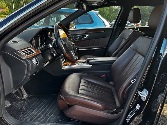 Mercedes-Benz E350 4 of 11