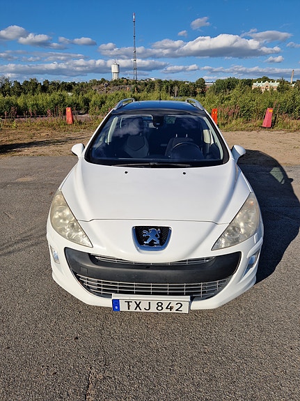 Peugeot 308 SW 3 of 9