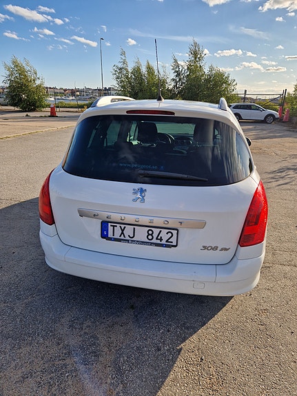 Peugeot 308 SW 5 of 9