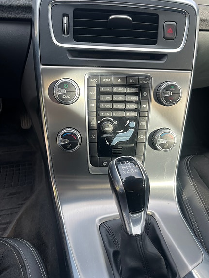 Volvo V60 4 of 10