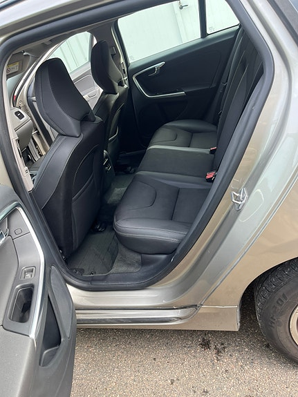 Volvo V60 7 of 10