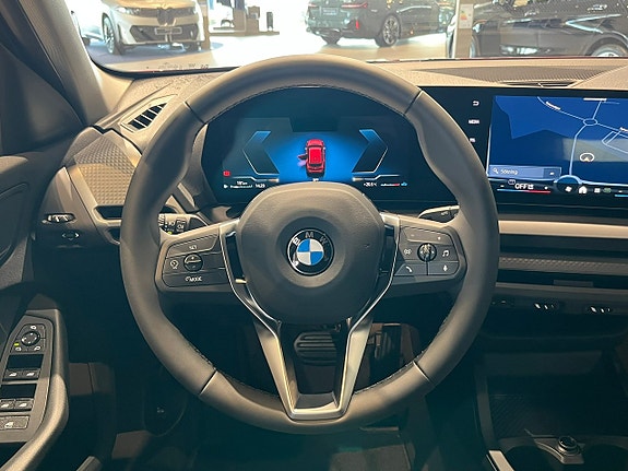 BMW 120 9 of 16