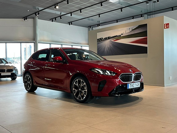BMW 120 3 of 16