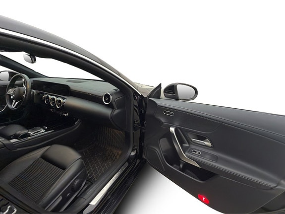 Mercedes-Benz CLA180 20 of 30