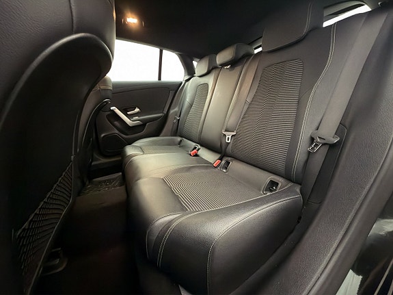 Mercedes-Benz CLA180 22 of 30