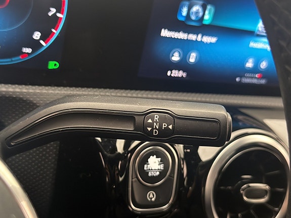 Mercedes-Benz CLA180 25 of 30