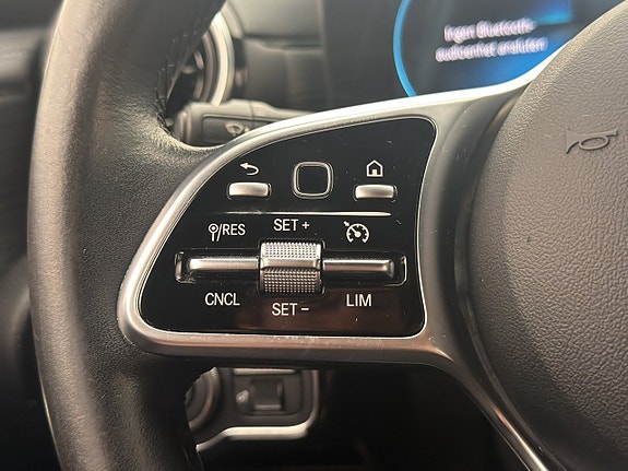 Mercedes-Benz CLA180 12 of 30