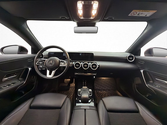 Mercedes-Benz CLA180 10 of 30