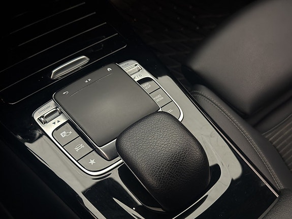 Mercedes-Benz CLA180 19 of 30