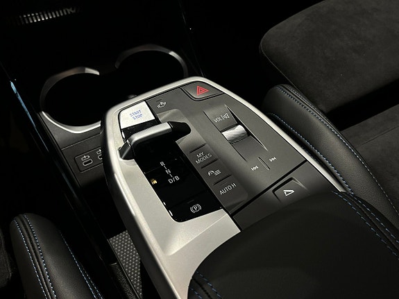BMW iX1 15 of 20