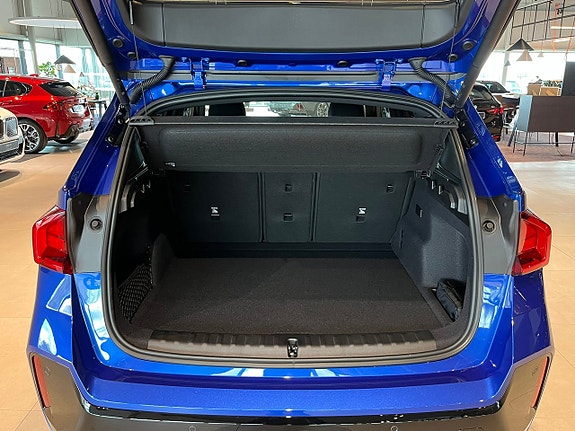 BMW iX1 19 of 20