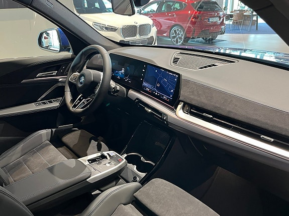 BMW iX1 17 of 20