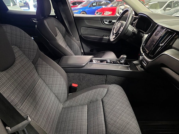 Volvo XC60 7 of 10