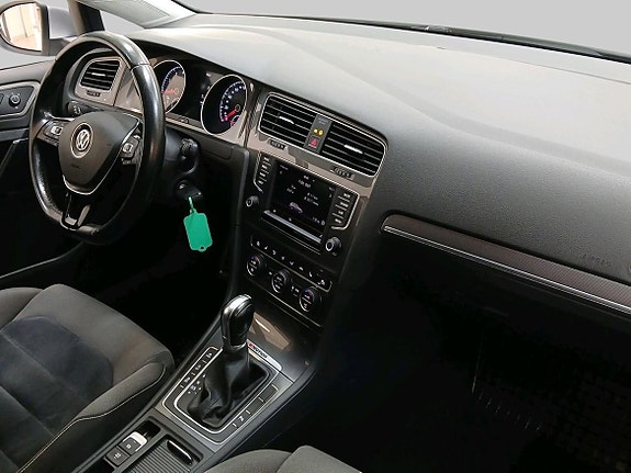 Volkswagen Golf Alltrack 9 of 20