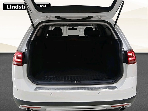 Volkswagen Golf Alltrack 12 of 20