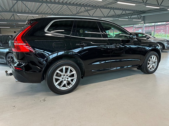 Volvo XC60 10 of 28
