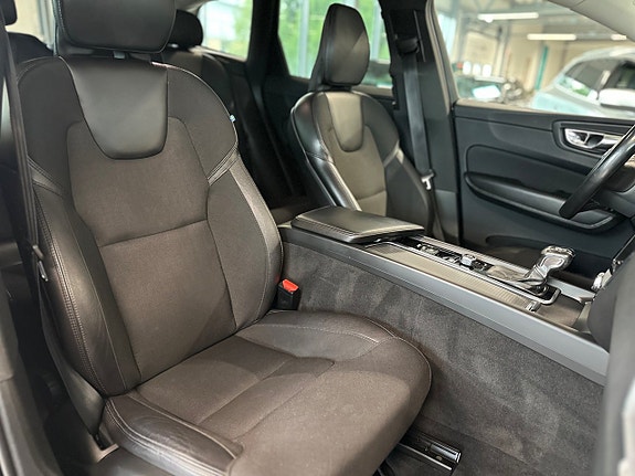 Volvo XC60 15 of 28