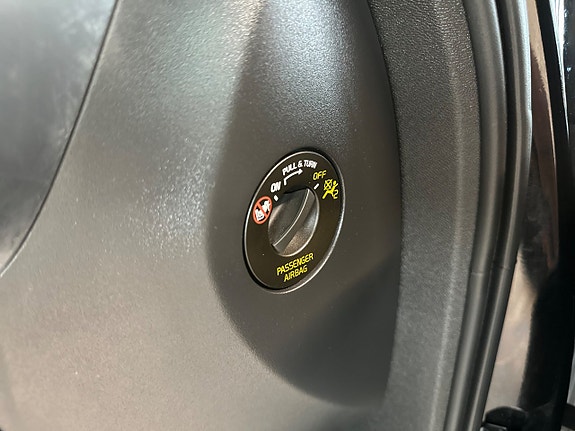 Volvo XC60 18 of 28